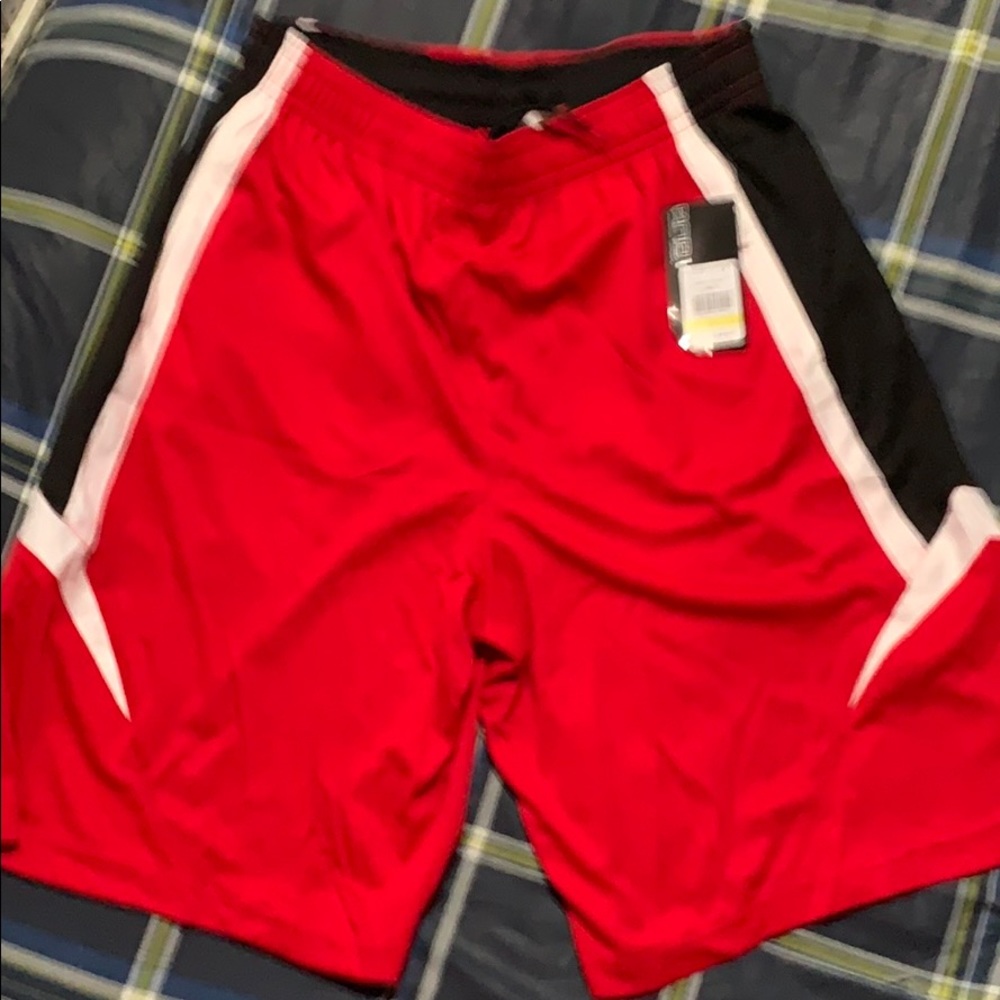 Short AND1 large